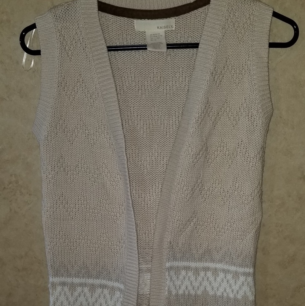 Sleeveless sweater